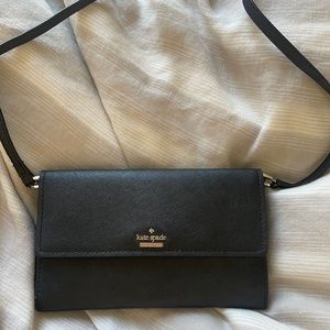 Kate spade shoulder purse in black- good condition